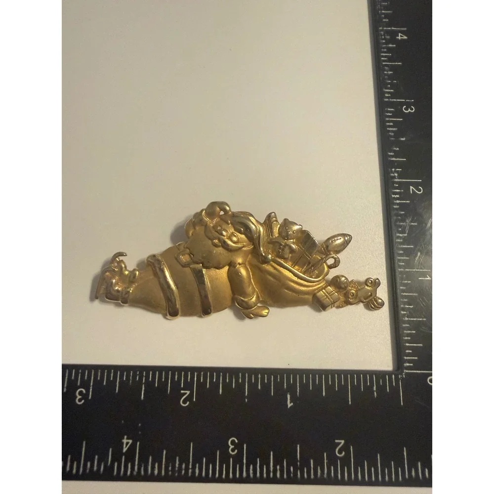 JJ Jonette Jewelry Gold Tone Santa Claus Toy Sack Christmas Brooch Pin